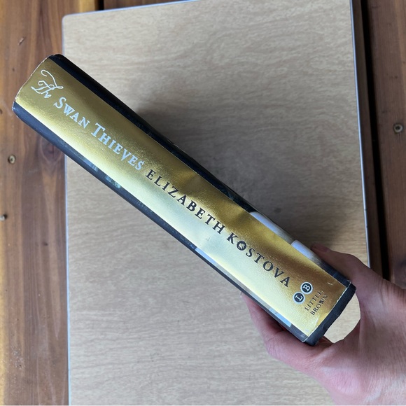 The Swan Thieves Hardcover First Edition Book By Elizabeth Kostova - Picture 10 of 13